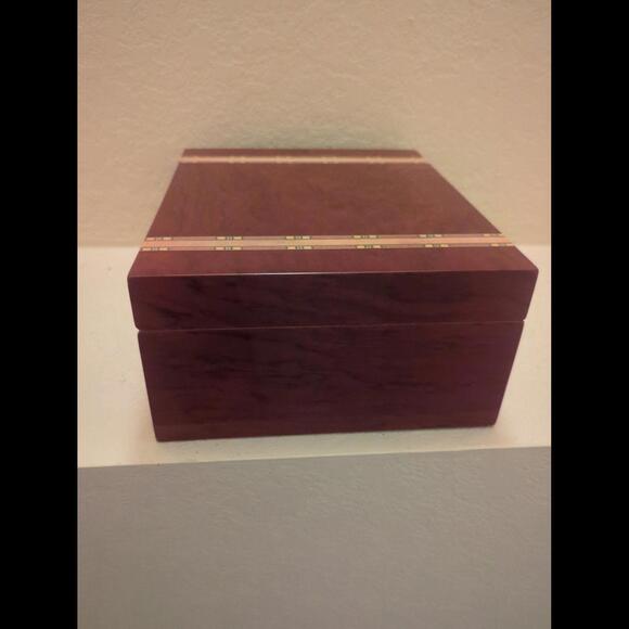 Cedar Wood Storage Box - Picture 4 of 9